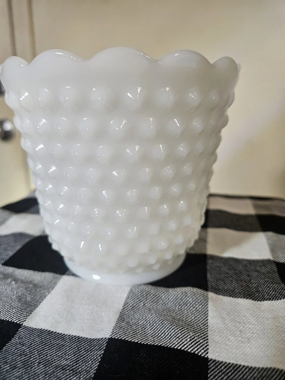 🤍Fire King White Hobnail Scalloped Rim‎ Planter